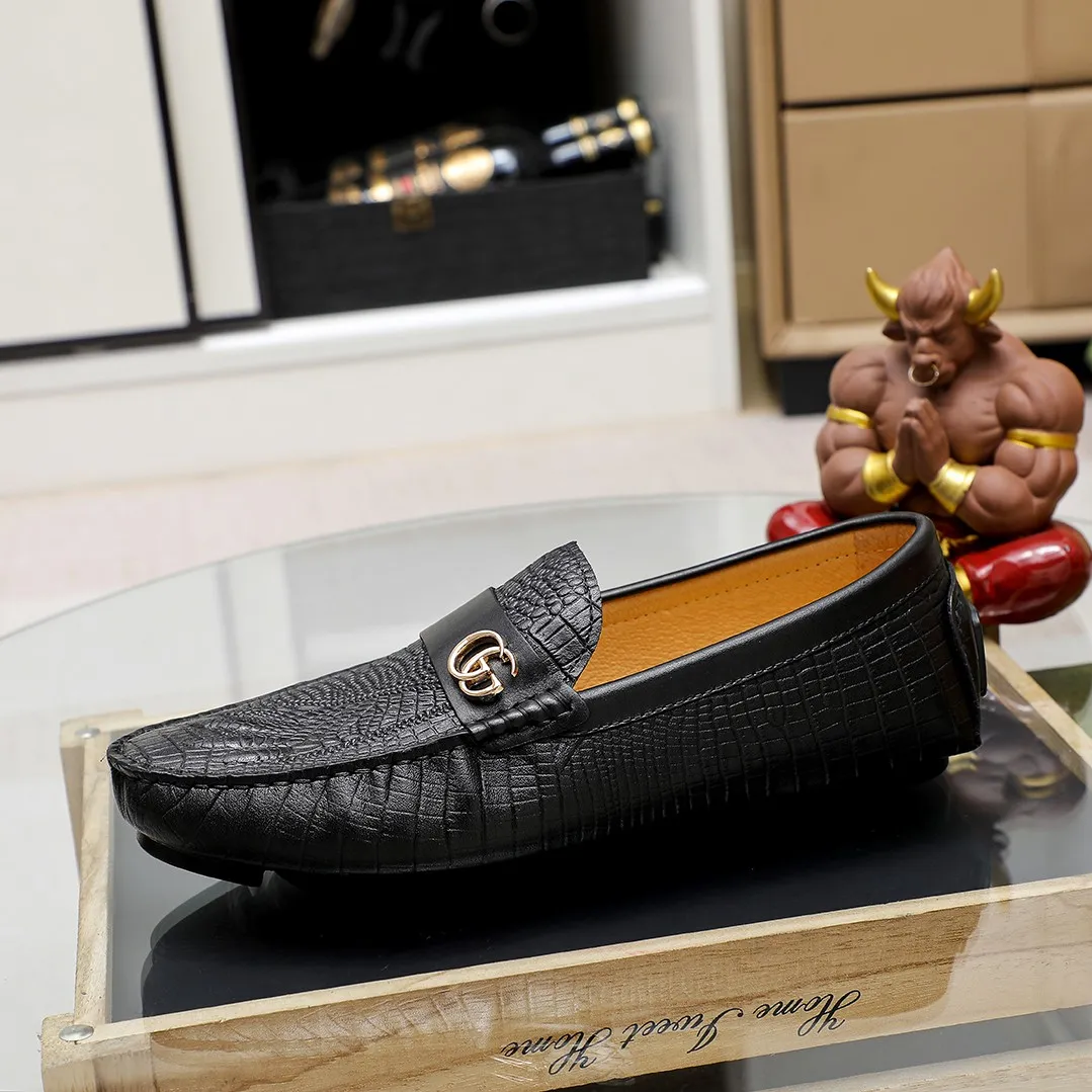 Men's shoes💰360💰🕷🕷️【 GUCCI 】Gucci's best-selling trendy men's casual slip-on shoes 🇨🇳Official website original 1:1 mold 💯Original quality, fine workmanship ☘Fashionable and versatile, perfect shape, comfortable on the feet 🍓Trendy men's recommended model, imported cowhide on the top layer 🎋High-quality pigskin lining, rubber wear-resistant and non-slip outsole, high-end atmosphere, worth owning 🍉Optional 38-44